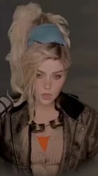 318x566