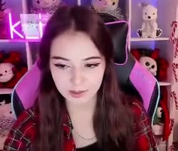 320x272