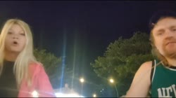 568x320