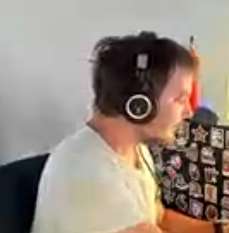 229x233