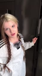 576x1024