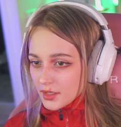 349x366