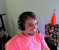 379x322