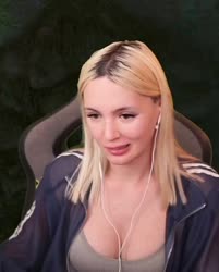 470x582