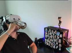 562x422