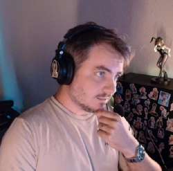 423x418
