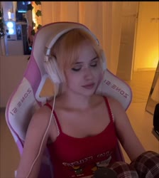 714x794