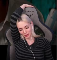 418x438