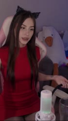 606x1080