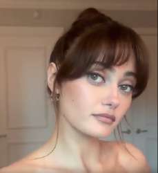 385x419