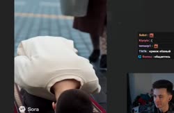 830x542