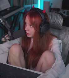 395x443