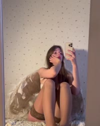 716x896