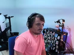440x330
