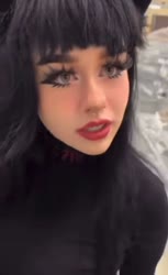 784x1280