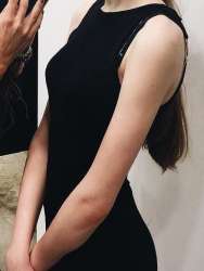 438x581