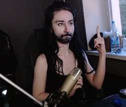 892x756