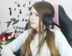 351x273