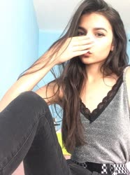 718x960