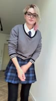 718x1280