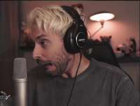 399x305