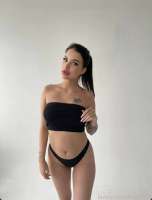 976x1280