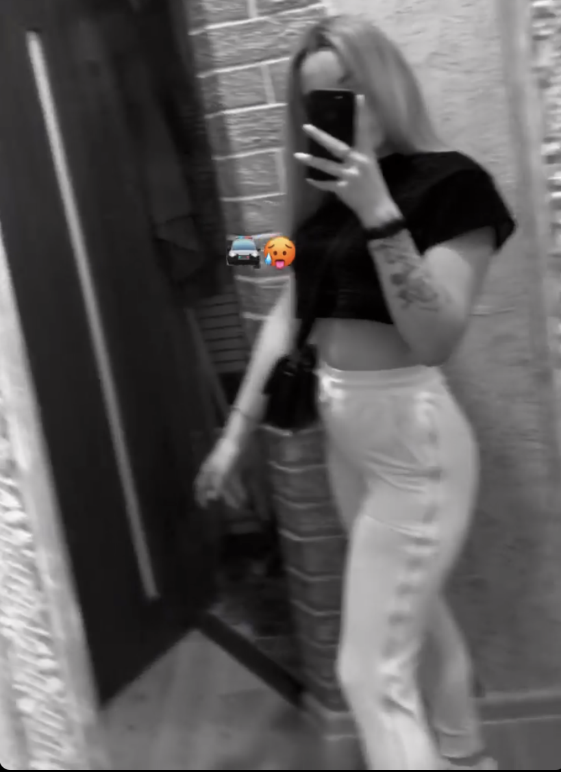 819x1127