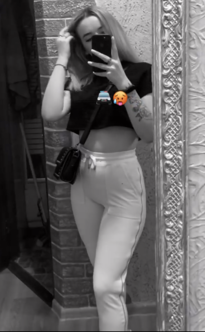 666x1076
