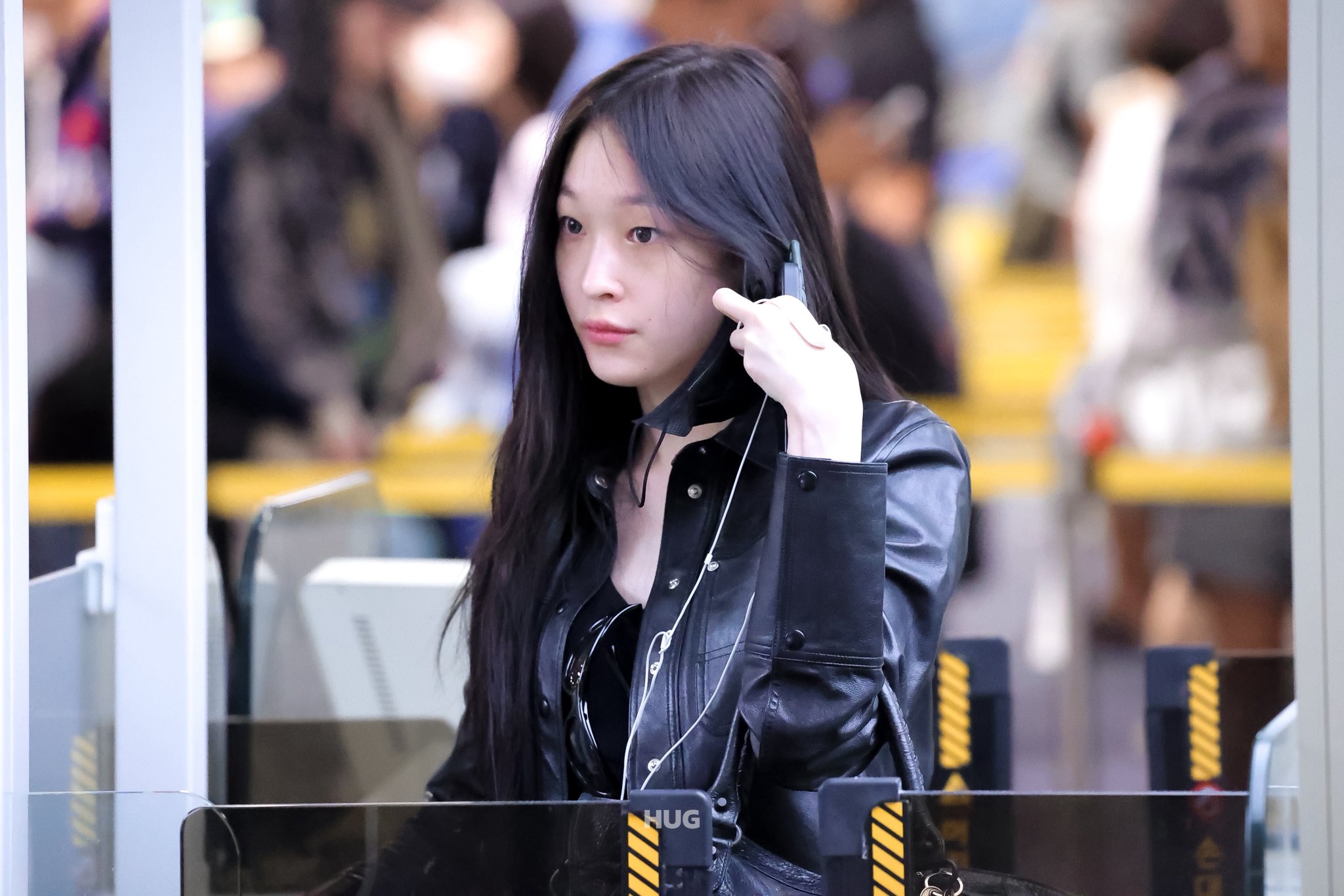 2048x1366
