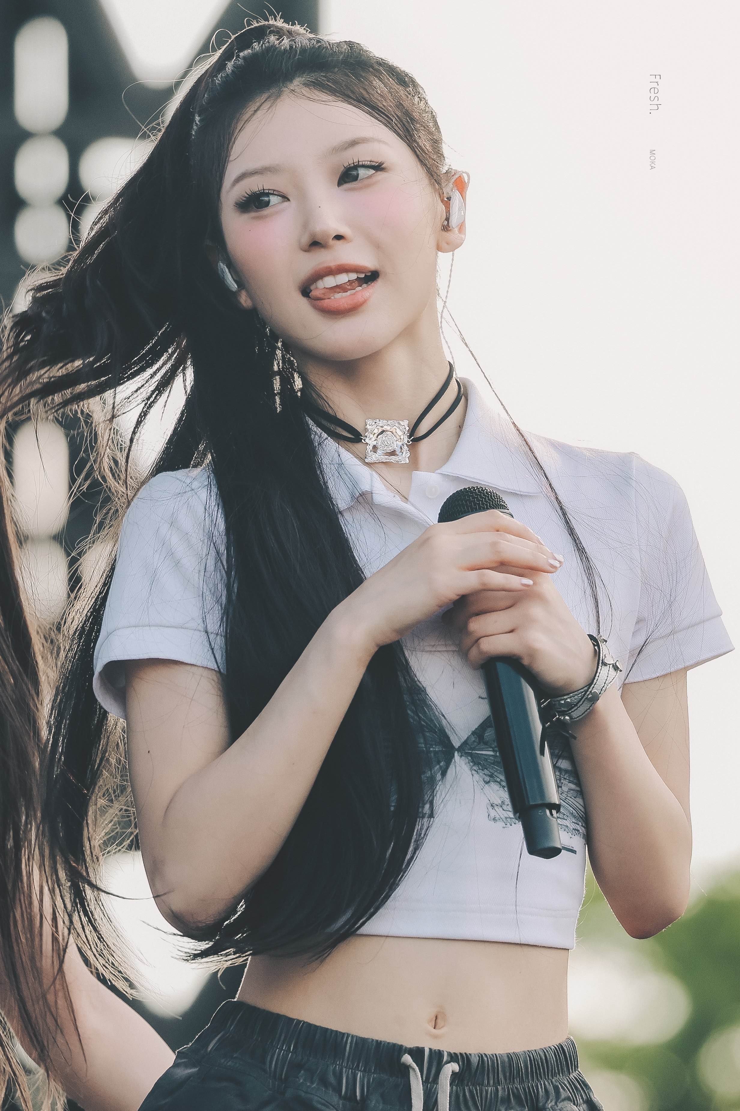 2465x3698