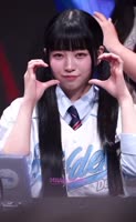 576x932