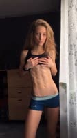438x778
