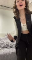 688x1280
