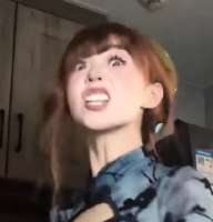 425x442