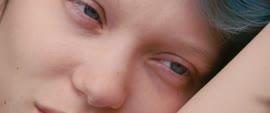 898x376