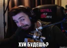 652x470