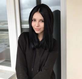 749x727