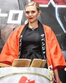 940x1176