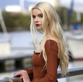 1080x1079