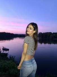 700x933