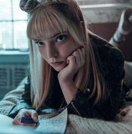 1067x1080