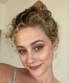 736x882