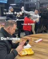 883x1080