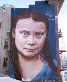 652x800