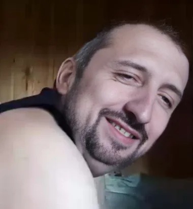 380x412