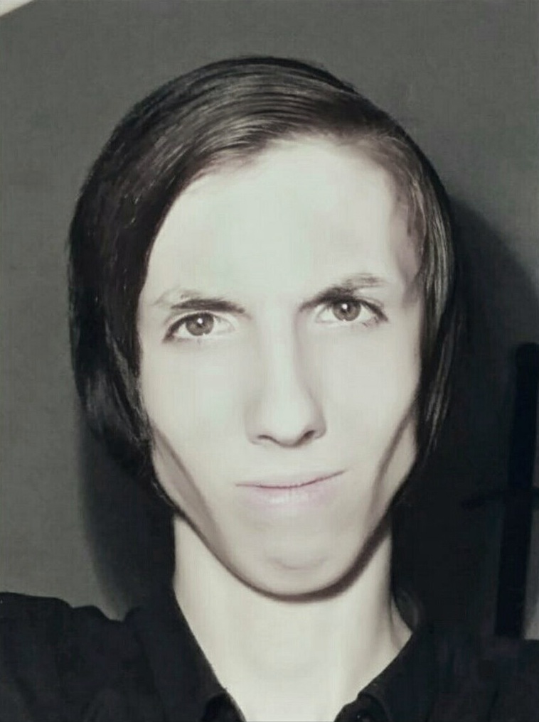758x1016