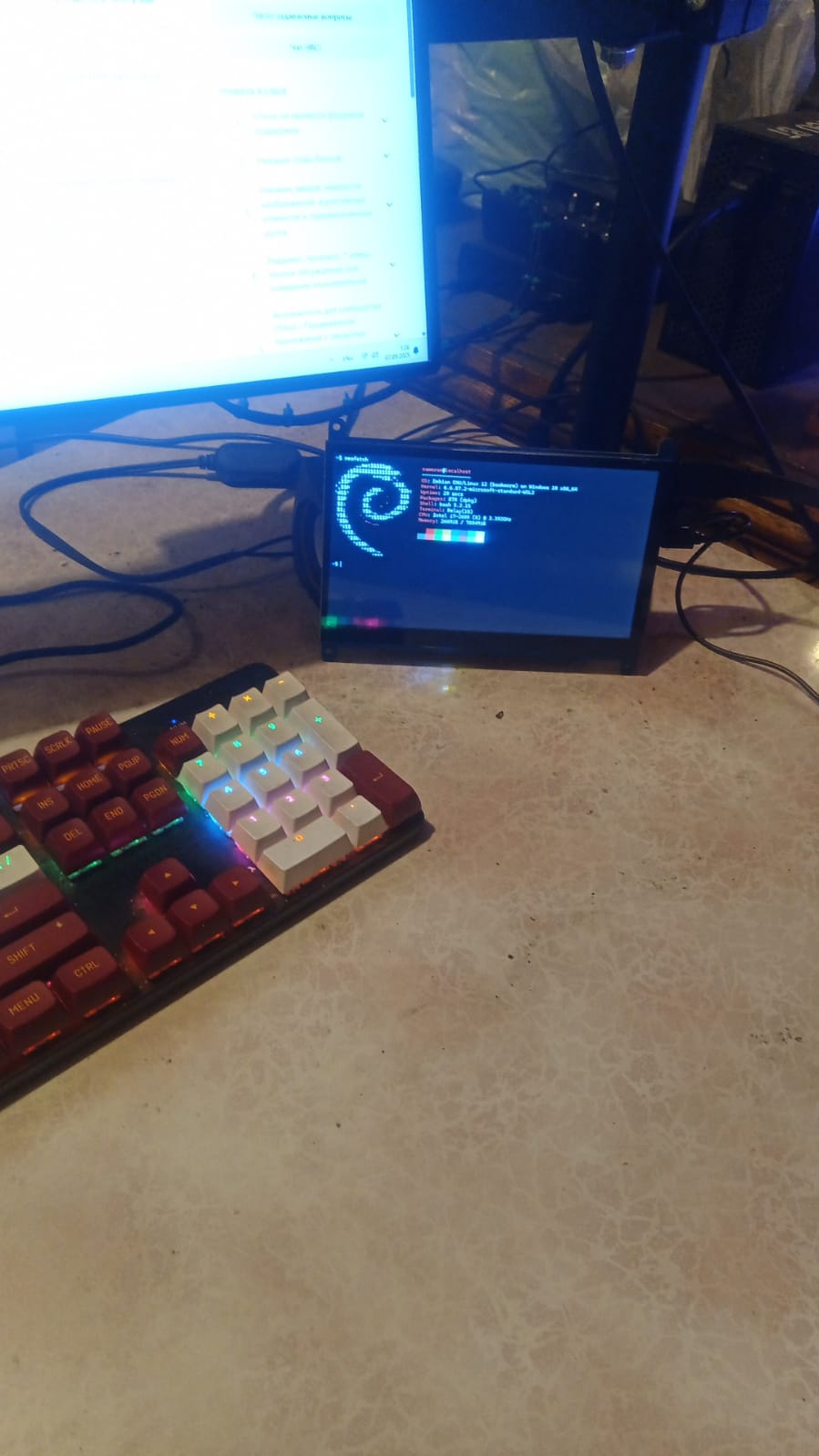 899x1599