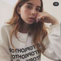 1077x1080