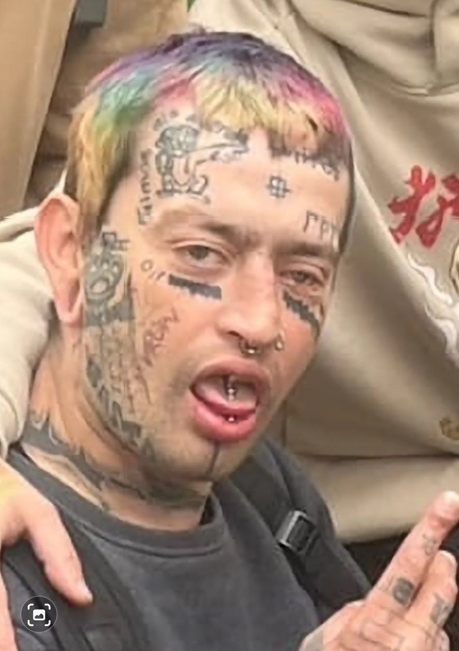 902x1280