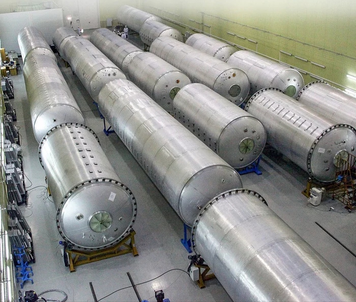 700x593
